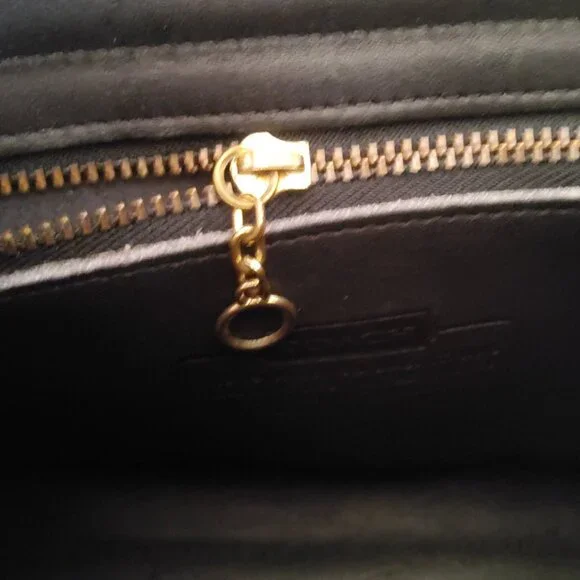 Vintage Coach Navy Court Crossbody Handbag + Hangtag 9870 - Picture 10 of 14